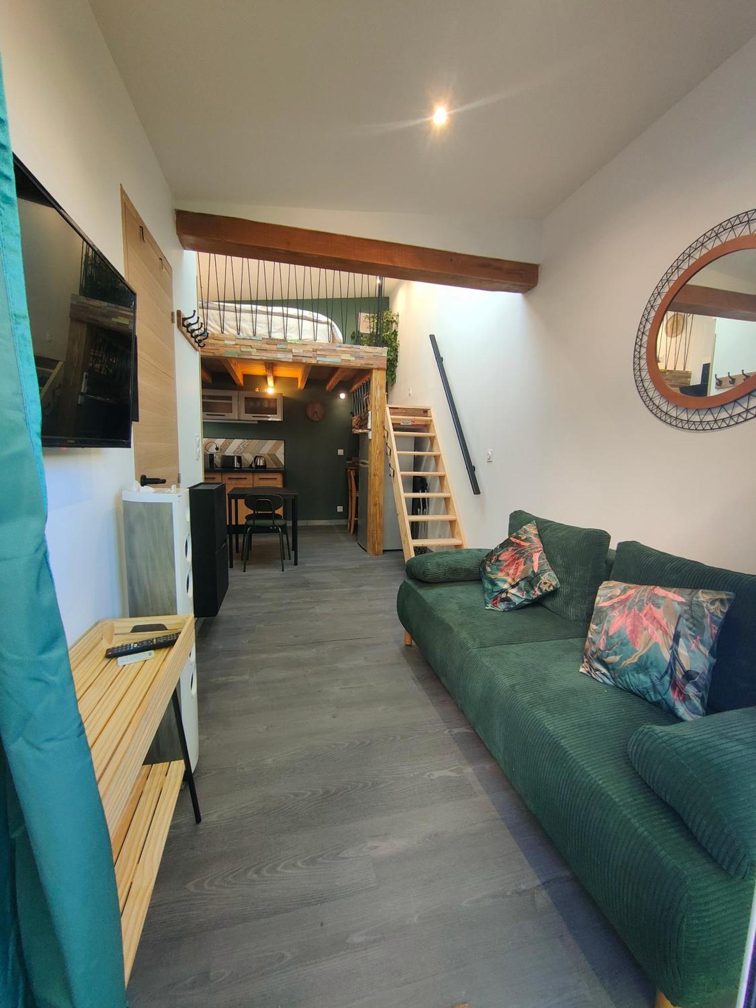 Вілла Tiny House Avec Jardin Et Acces Piscine Chauffee Сен-Медар-ан-Жаль Екстер'єр фото